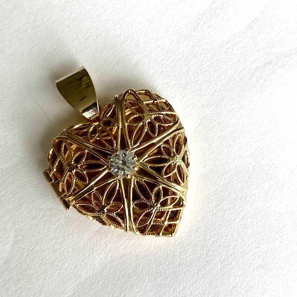 Vintage Gold Heart Locket with Rhinestone - Picture 2 of 9